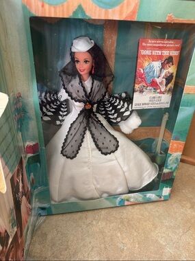 1994 NIB Barbie Gone With The Wind Scarlett Doll in White Gown with Black Lace